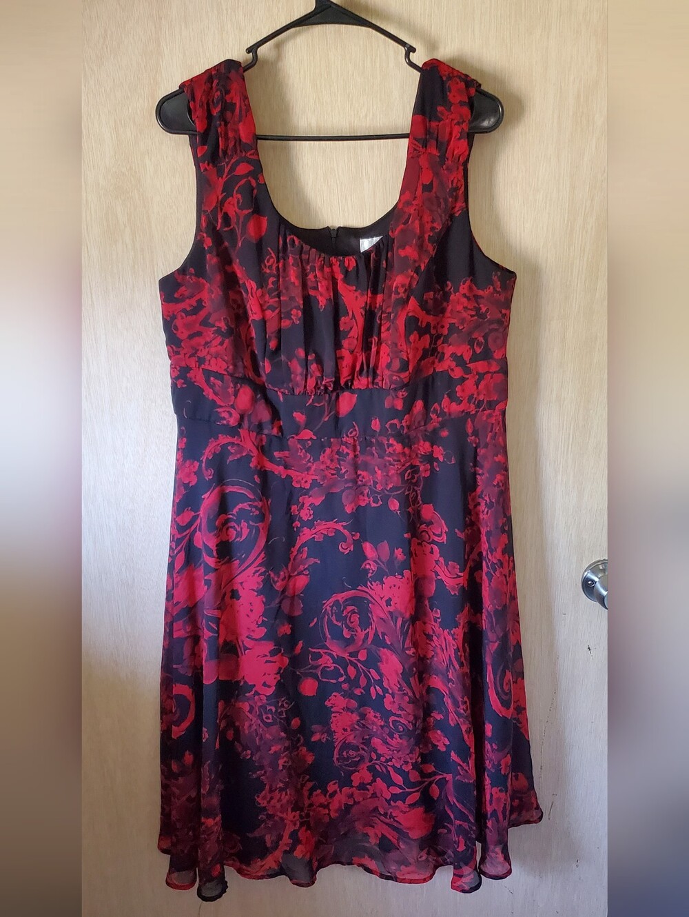 Dressbarn Red and Black Floral Fit-and-Flare Dress, Size 16 GUC